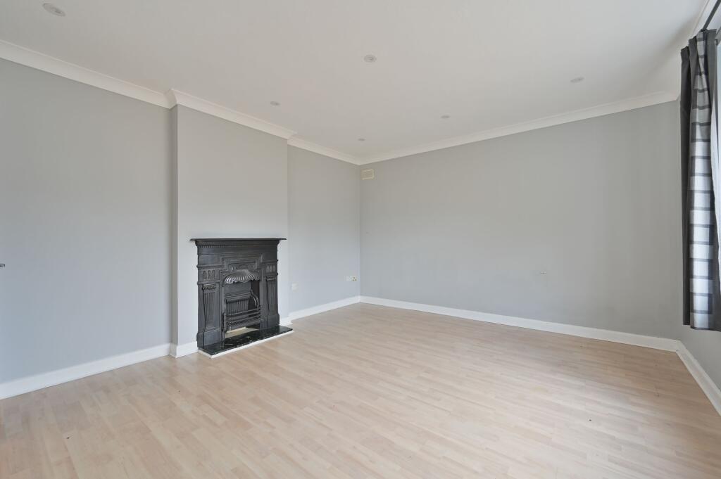 House in Three Rivers, Carpenders Park, Watford Rural - View 2