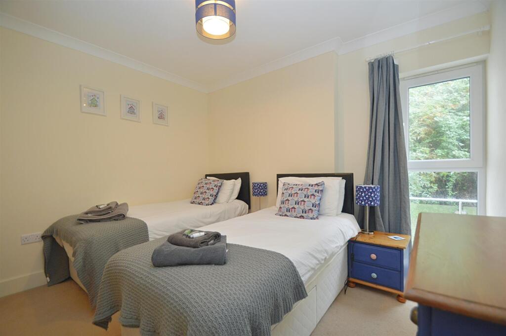Stunning Sea Views * Shanklin Seafront - More