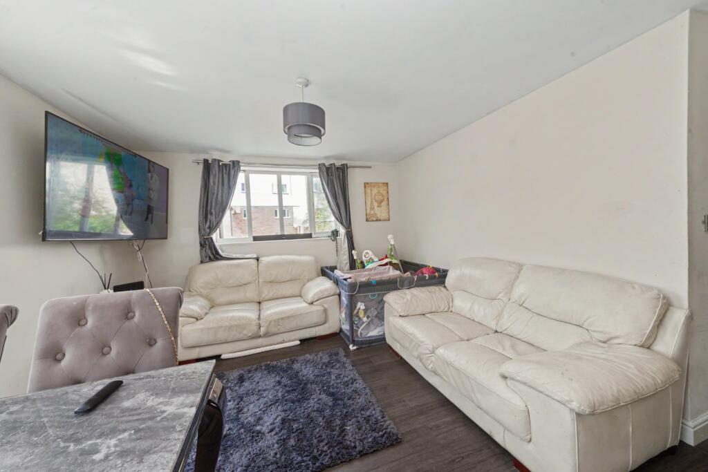 Waterside, Gravesend, DA11 - View 4