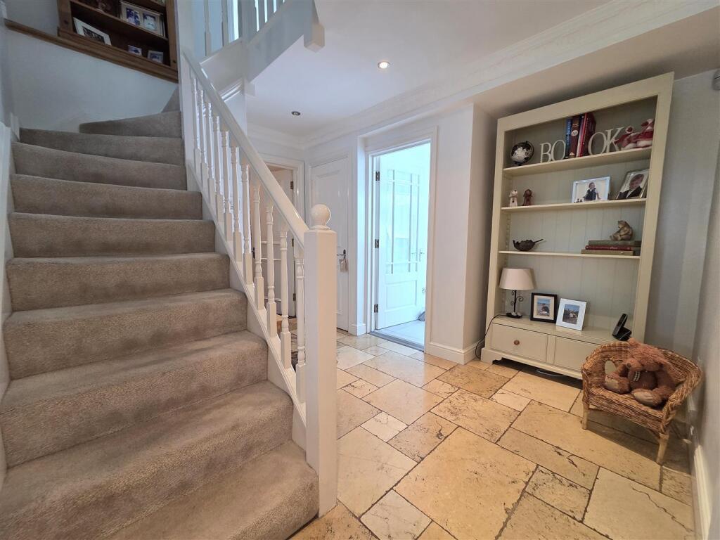 House in Dudley - View 4