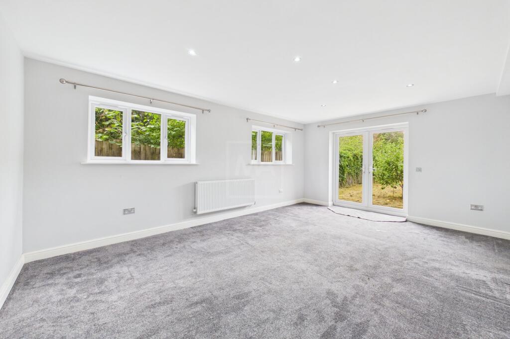 House in Warrington, Gorse Covert, Birchwood - View 4