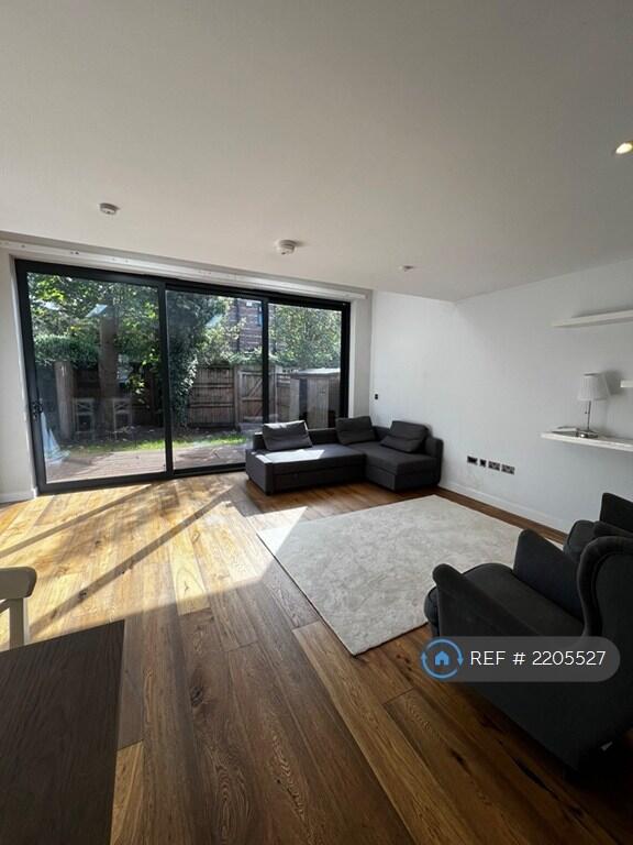 House in Manchester - View 2