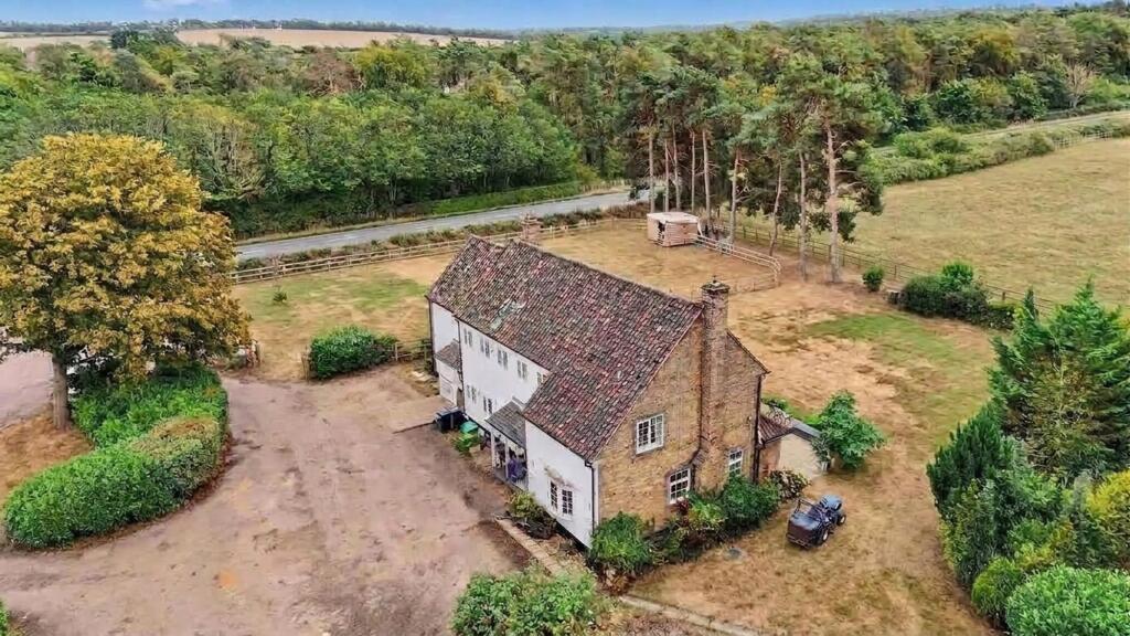 Main image of property: Dullingham Road, Newmarket, CB8
