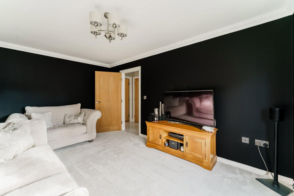 House in Doncaster, Hook - View 4
