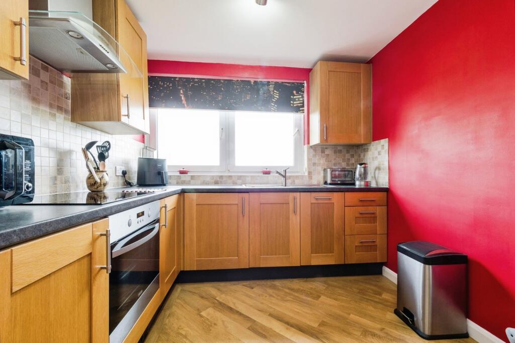 Apartment in Romford - View 5