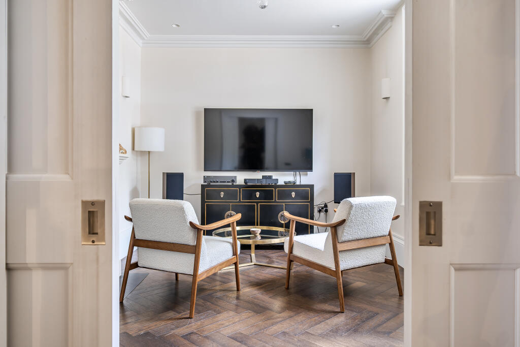 House in Winchester, Sleepers' Hill - View 5