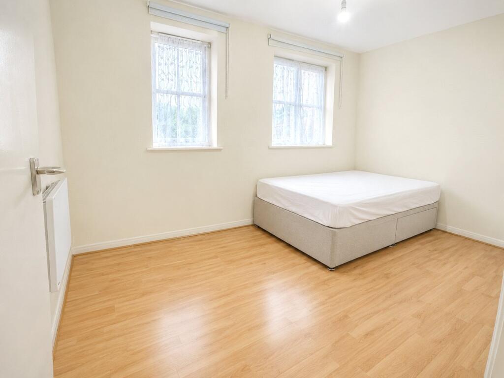 Apartment in London - More