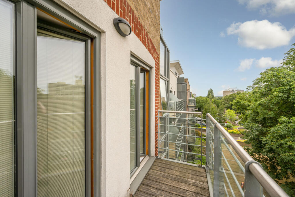 Apartment in London - View 4