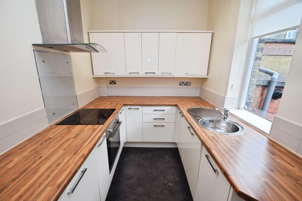 House in Bradford - View 4