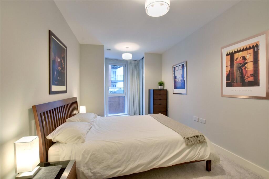 Apartment in London, Royal Borough of Greenwich - More
