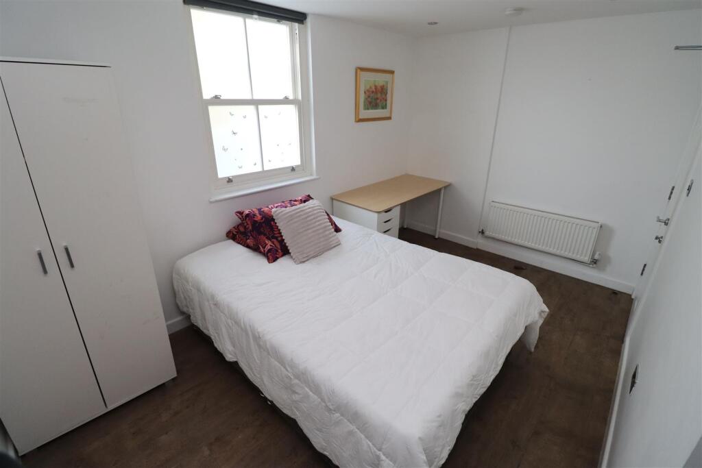 Main image of property: Golders Green Road, London