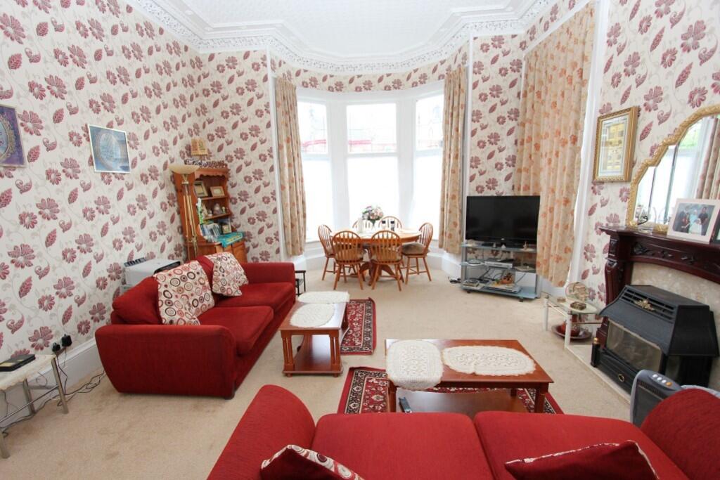 Apartment in Glasgow - View 3