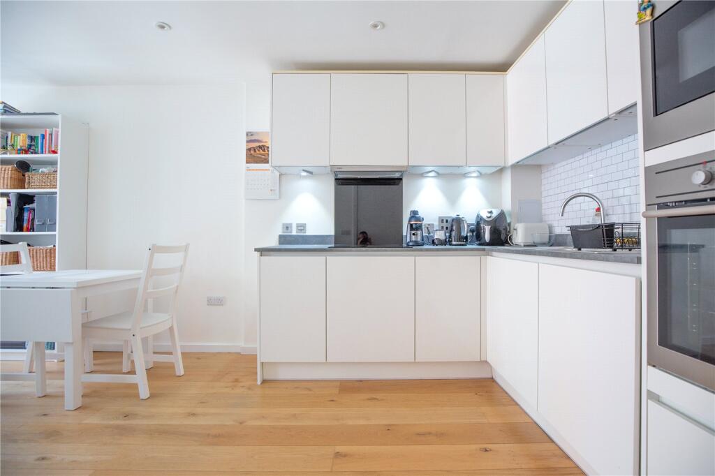 Apartment in Bristol - View 5