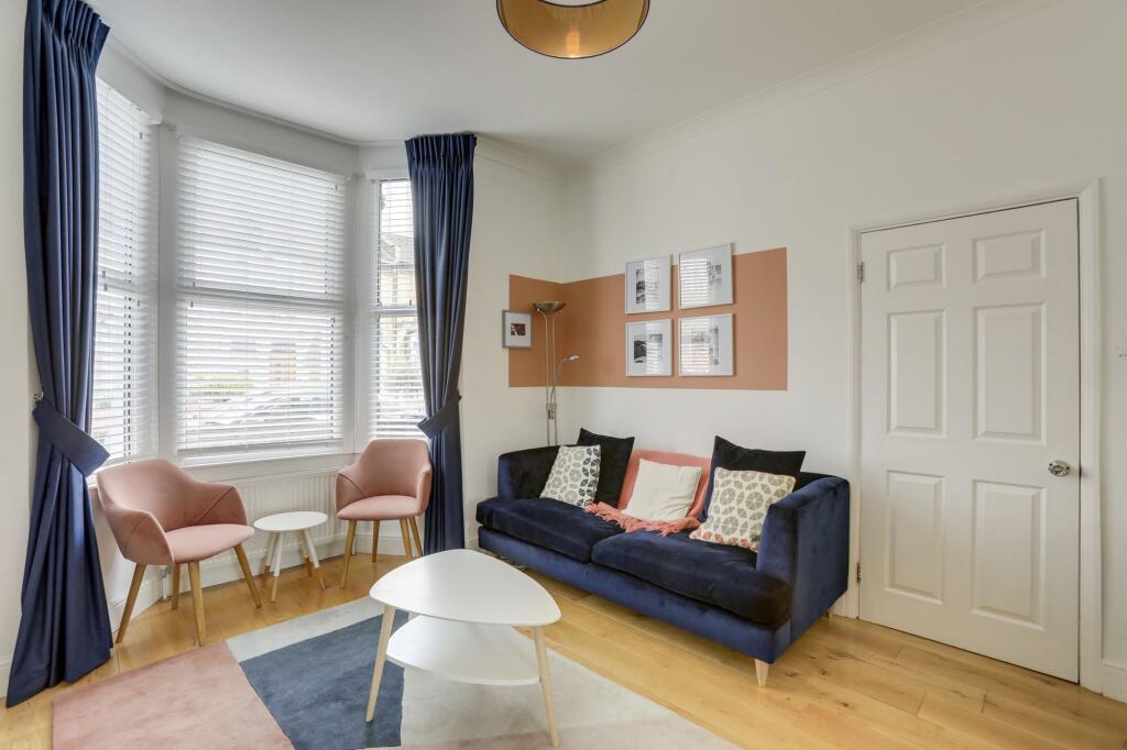 House in London - View 4