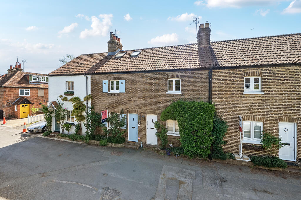 Main image of property: Holyport Street, Maidenhead, SL6