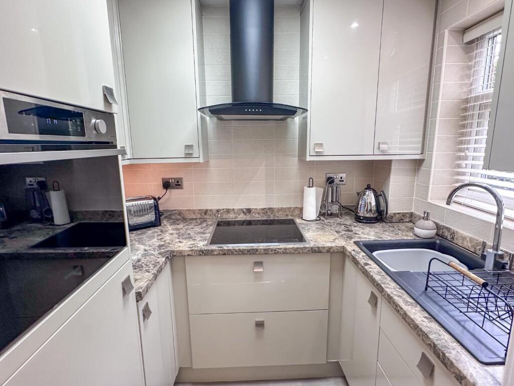 Apartment in Stockport, Heaton Mersey, The Four Heatons - View 5