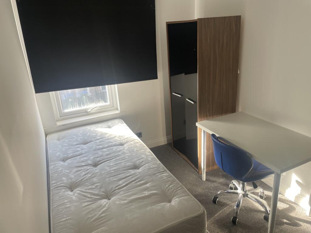 House in Southampton - View 3
