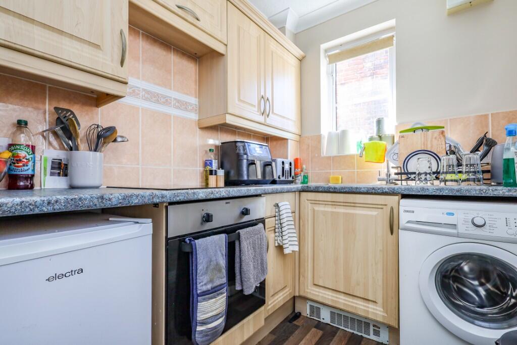 Anstey Road, Alton, Hampshire, GU34 photo 4