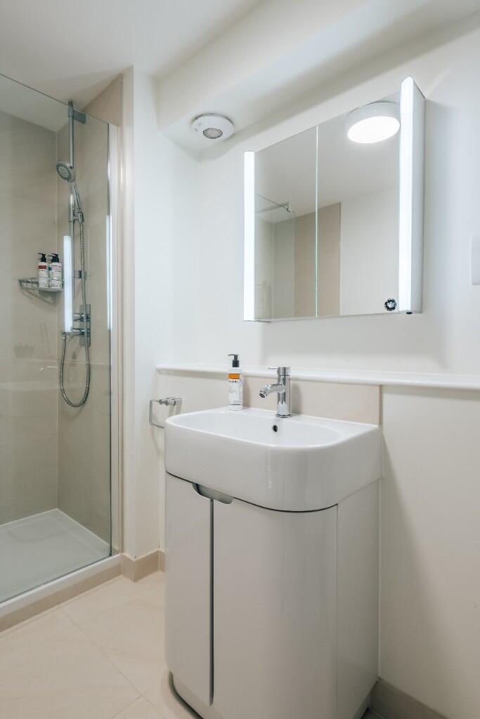 2 bedroom serviced apartment for rent