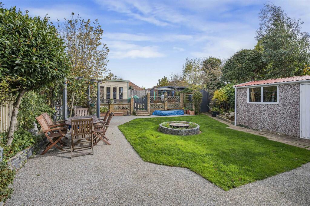 Hillside Avenue, Seaford photo 3