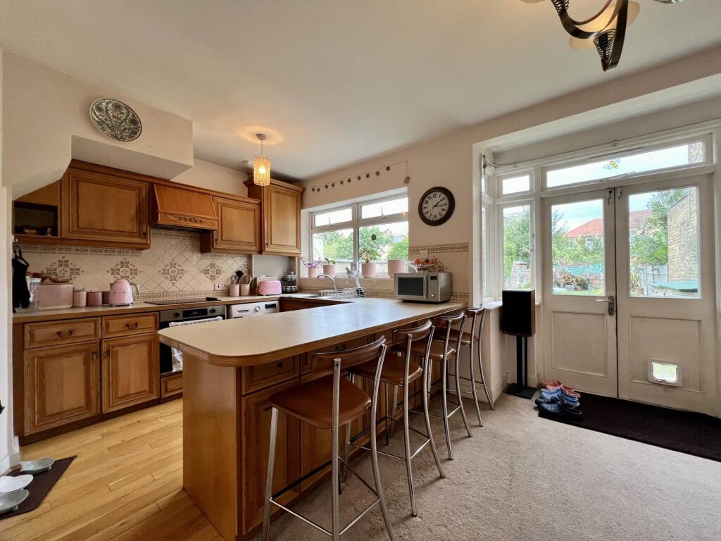 House in London, Plaistow - More