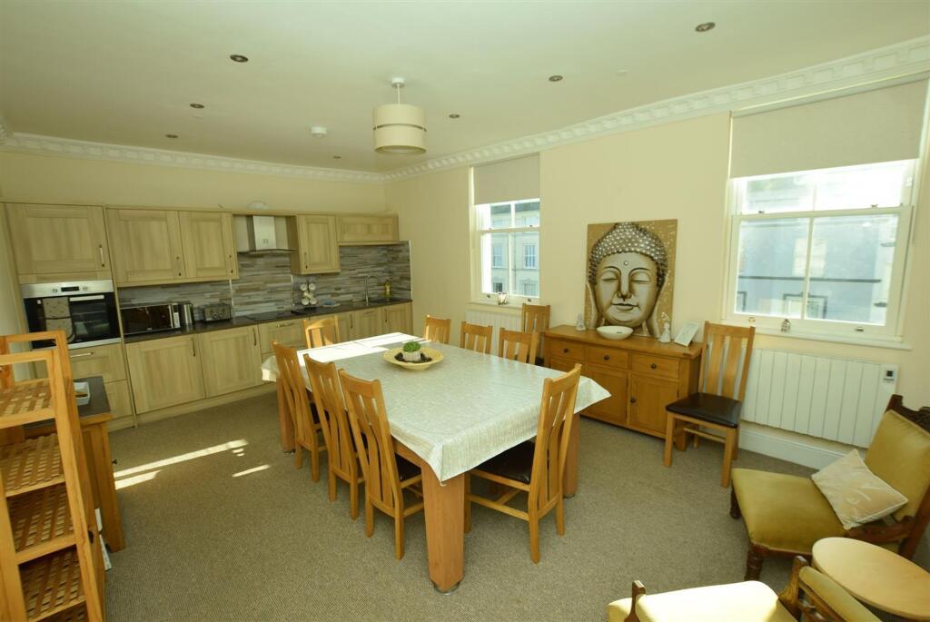 7 Rutland Terrace Queens Parade, Scarborough, YO12 7JB photo 3