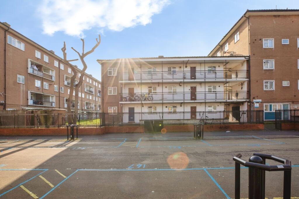 Main image of property: East Street, London, SE17
