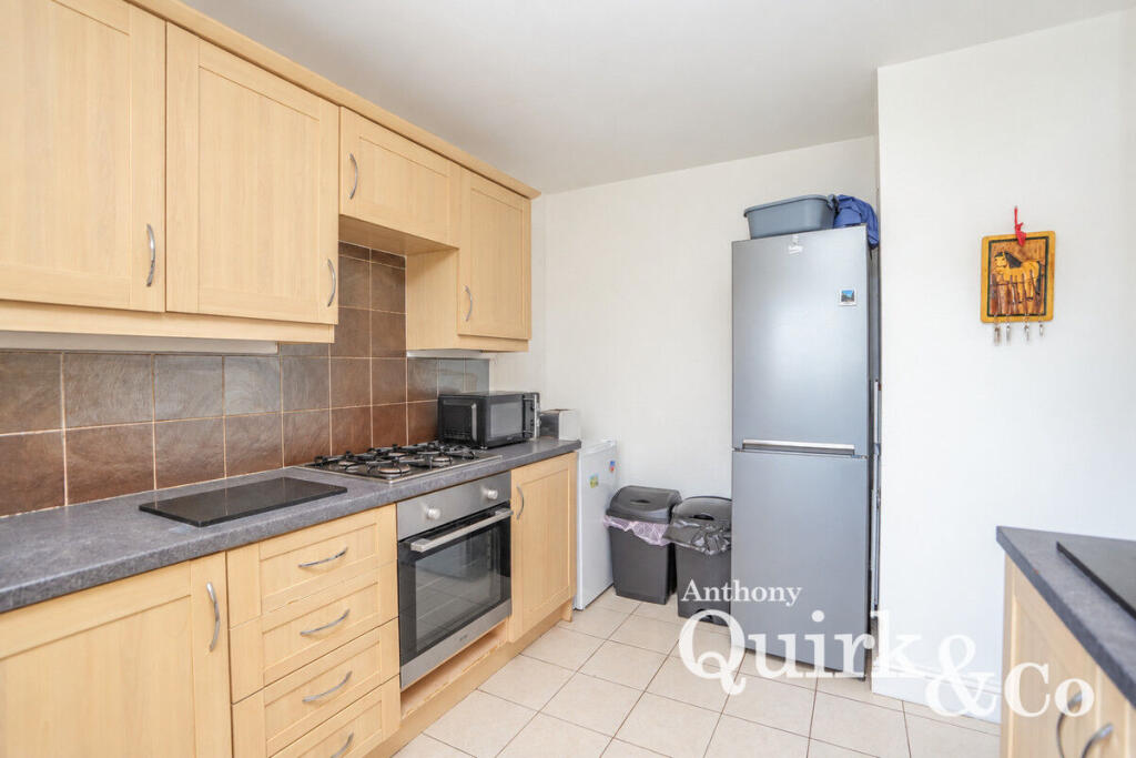 House in Castle Point, Canvey Island - View 2