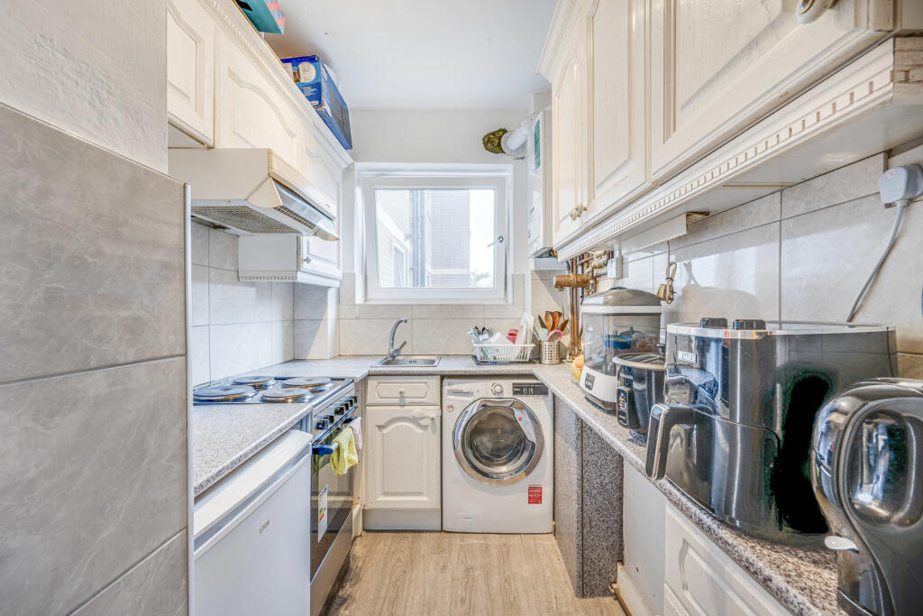 Apartment in London - View 5