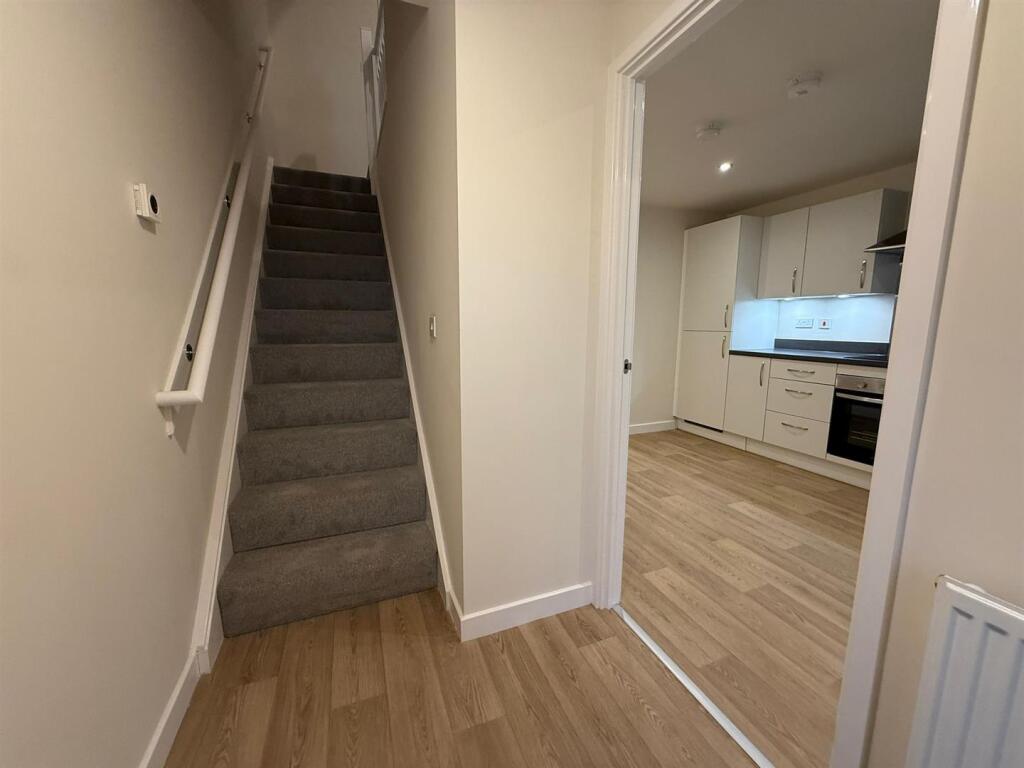 House in Hull - View 2