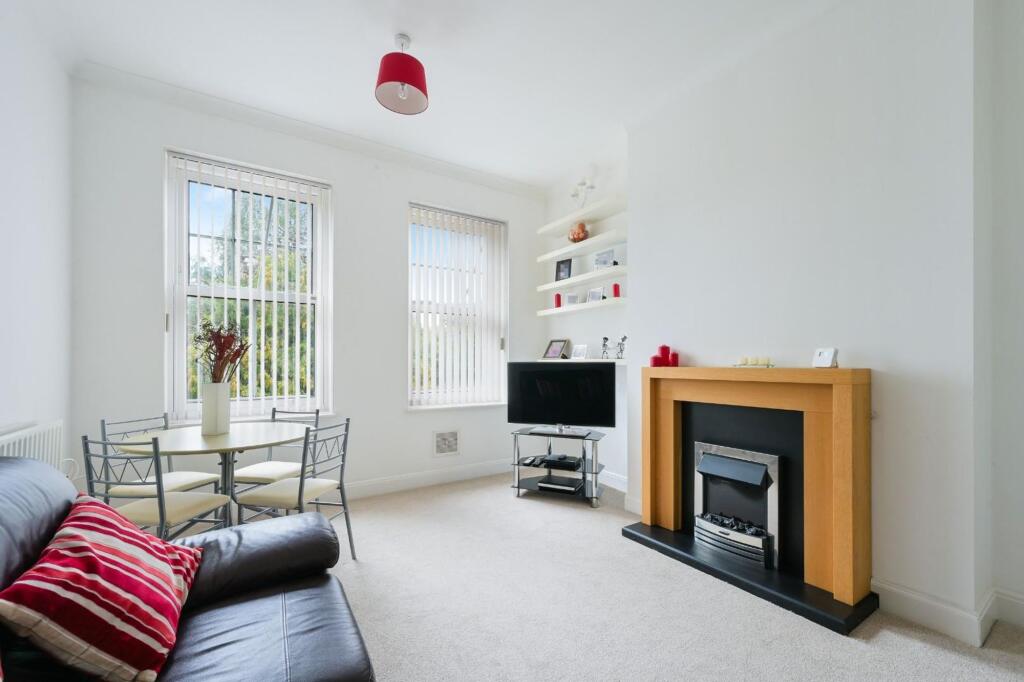 Apartment in Kingston upon Thames - View 3