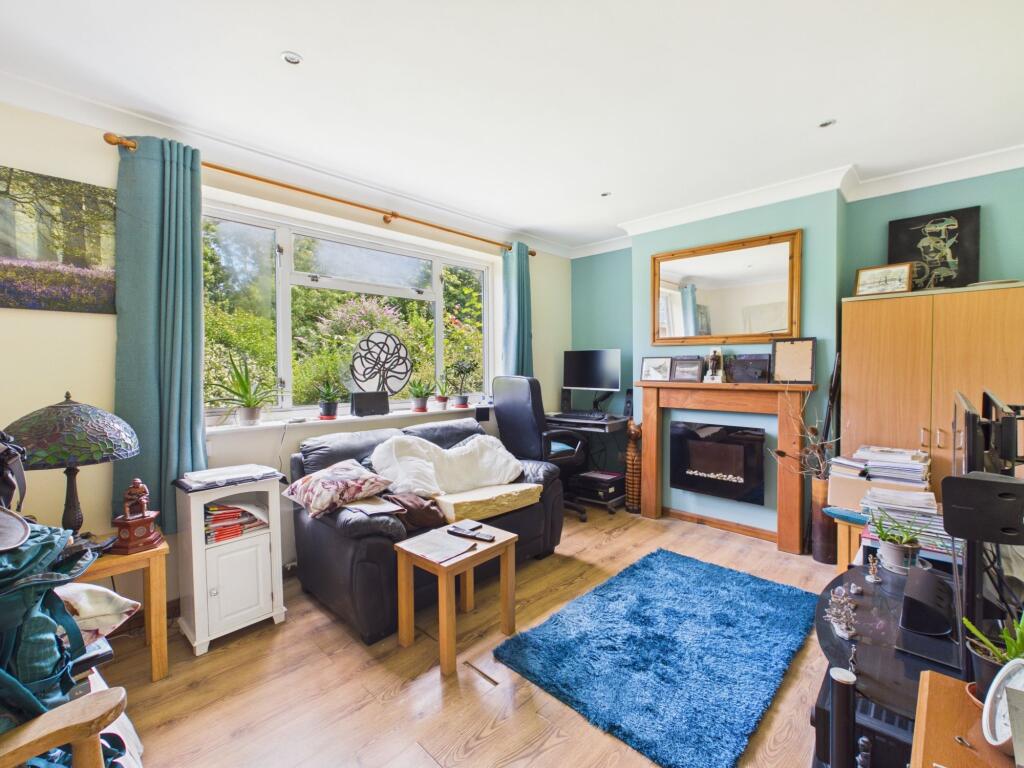 Marlow Road, Towcester, NN12 - View 2