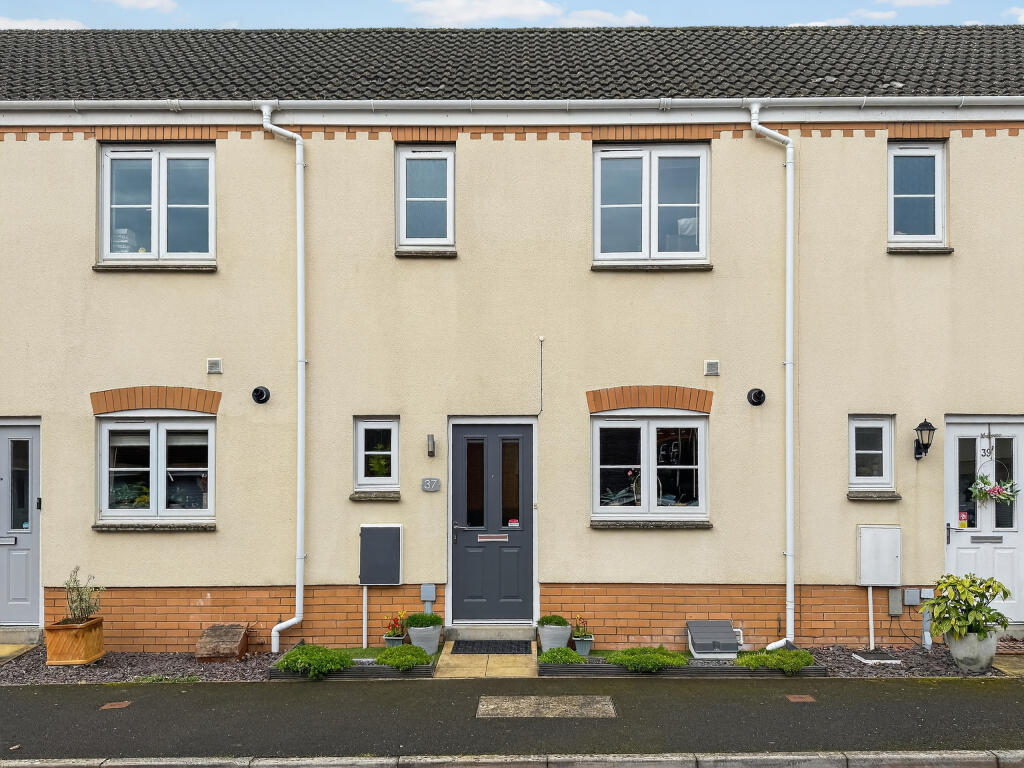 2-bed terraced on Raleigh Drive, Cullompton, Devon, EX15 1FZ, £225,000