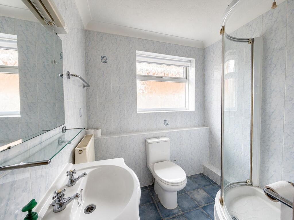 House in Bexhill-on-Sea, White Hill - More