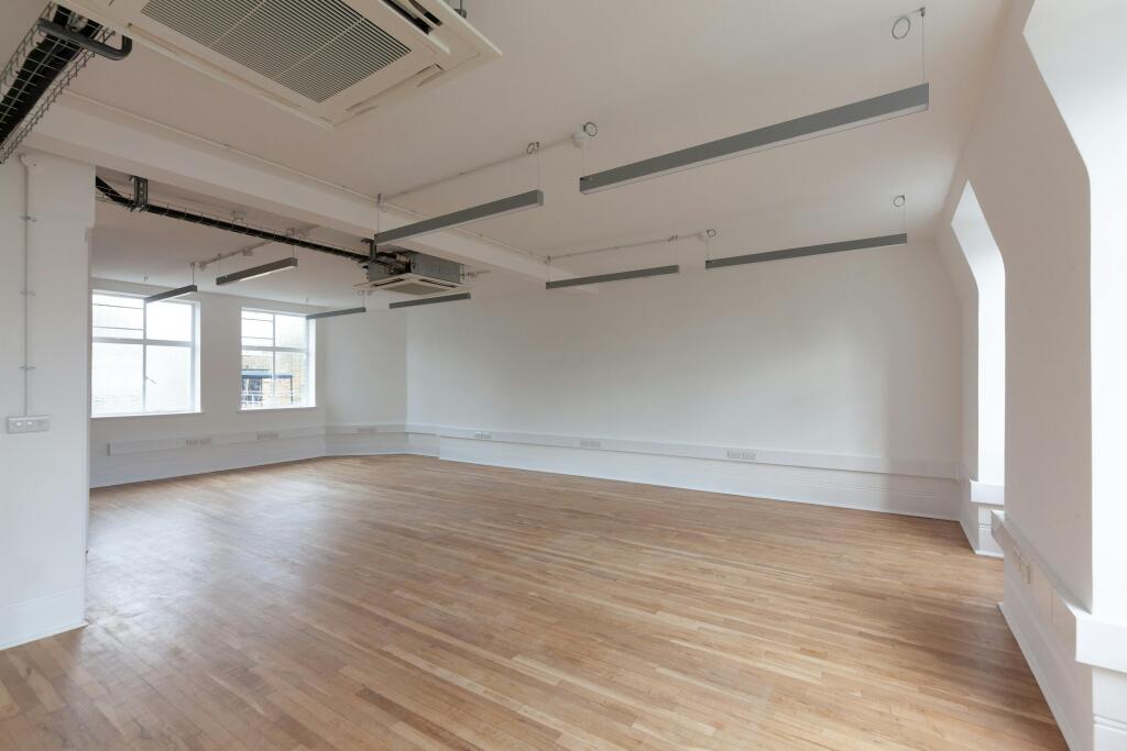 1516 Margaret St 5th Floor 08.jpg