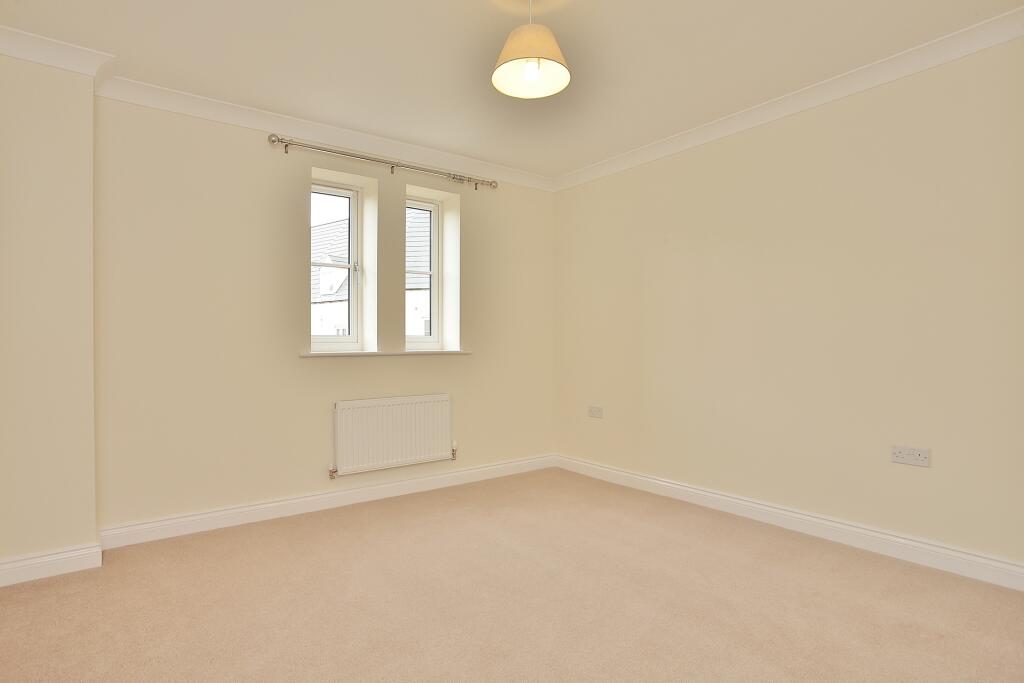 Pioneer Road, Swindon, Wiltshire photo 2