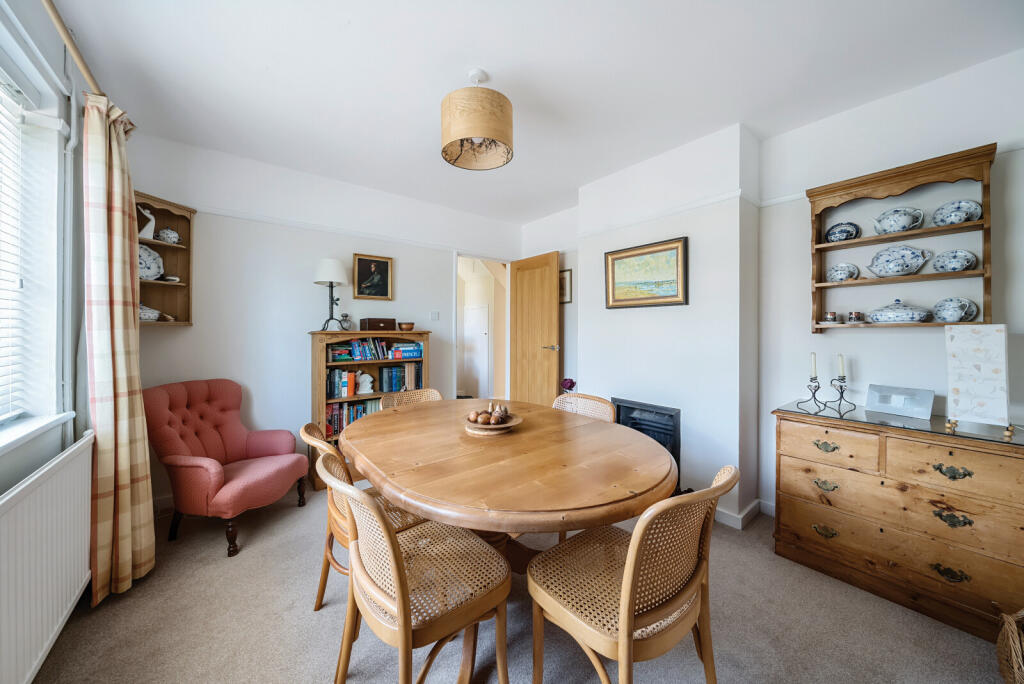 House in Guildford - View 5