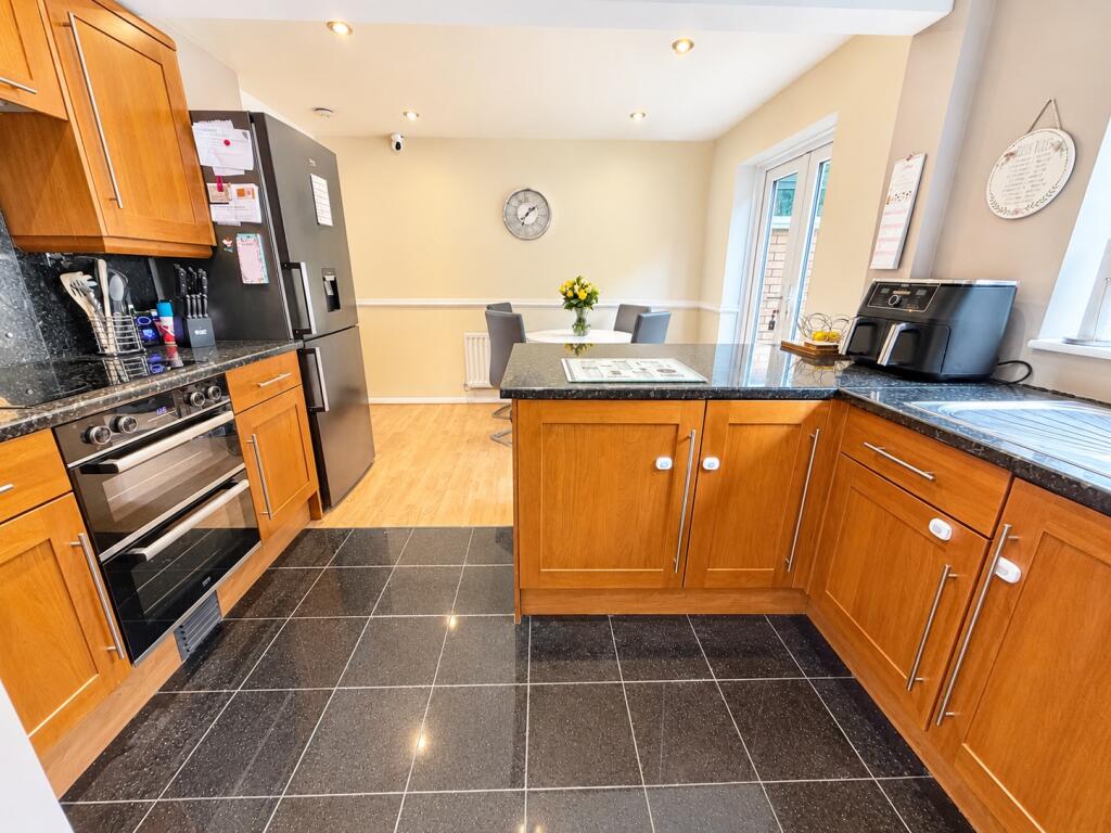 House in Dudley, West Midlands - View 4
