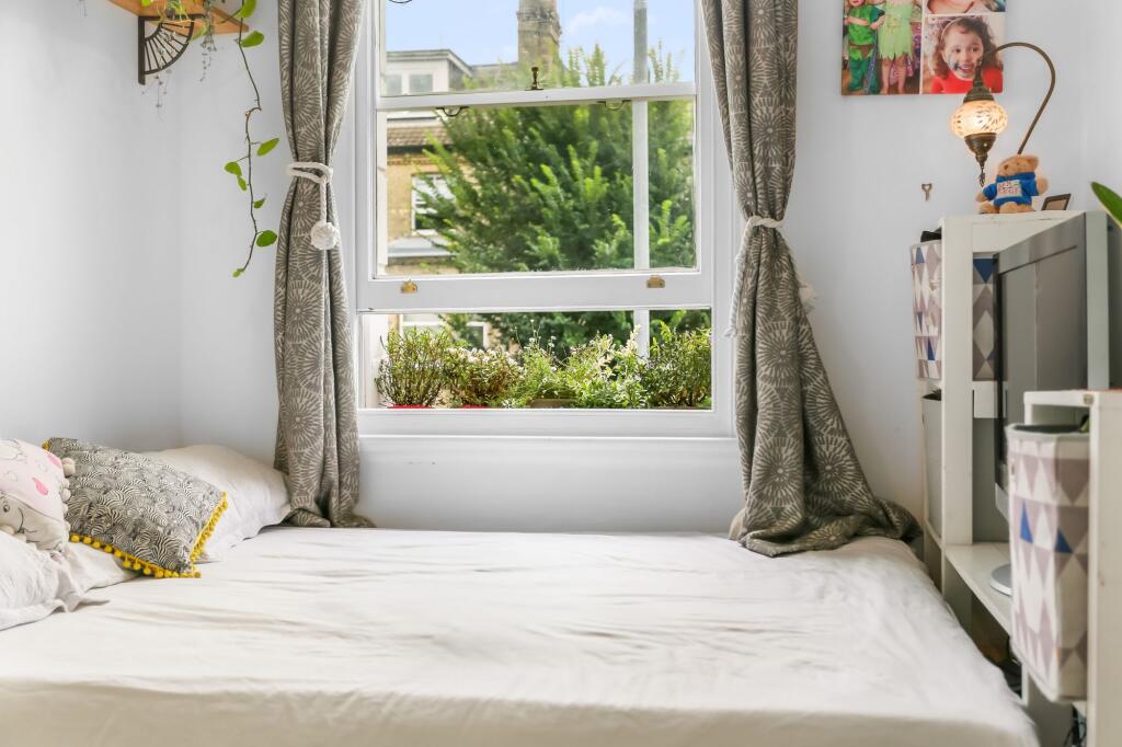 Apartment in Hove - View 5