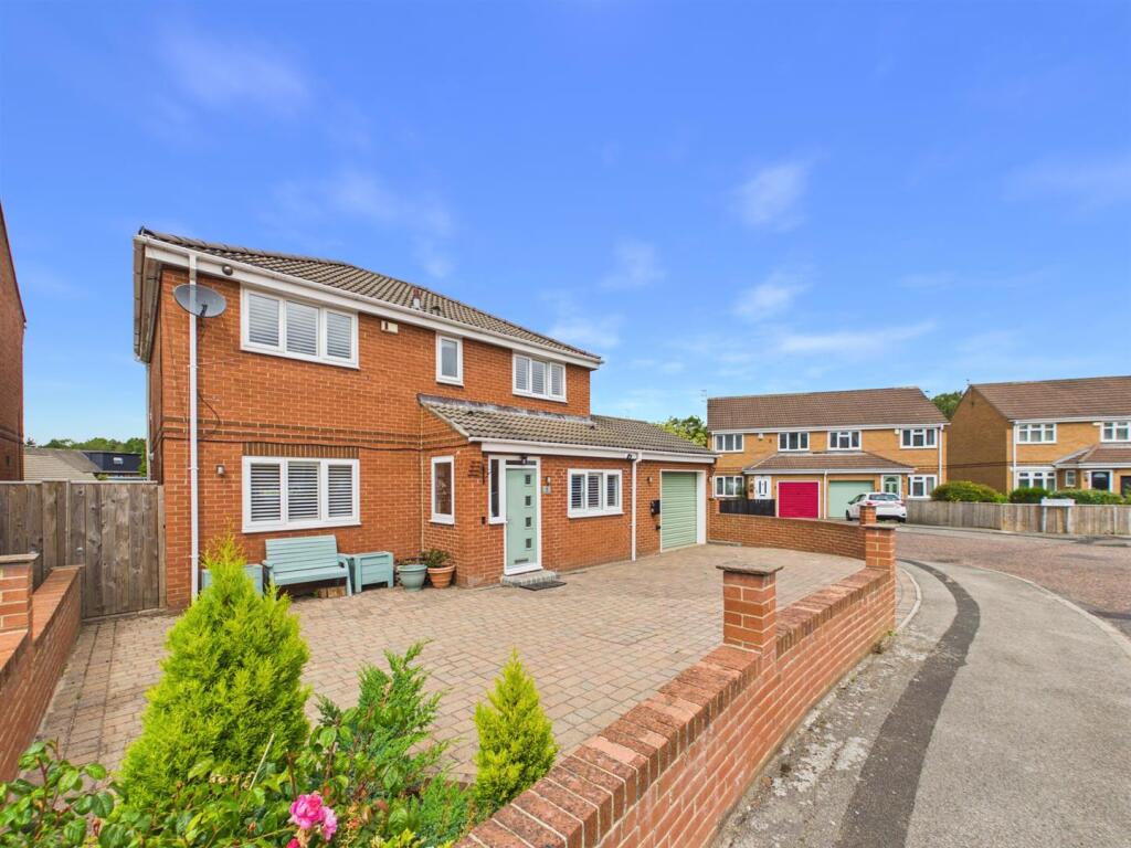 4-bed detached on Parklands, Wardley, £320,000