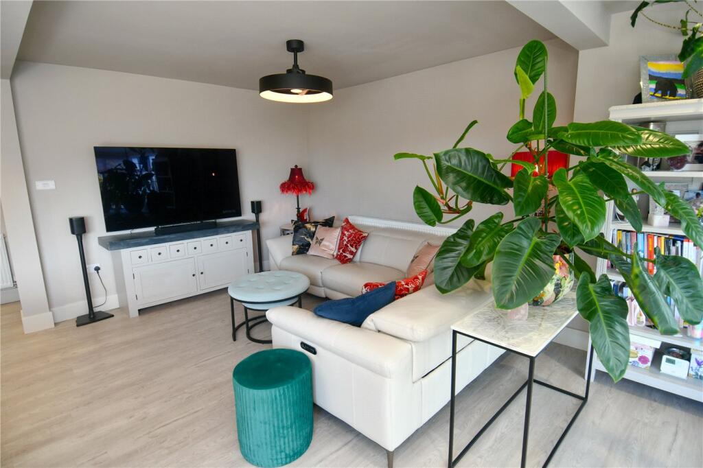 House in Wirral, Liverpool City Region - View 6