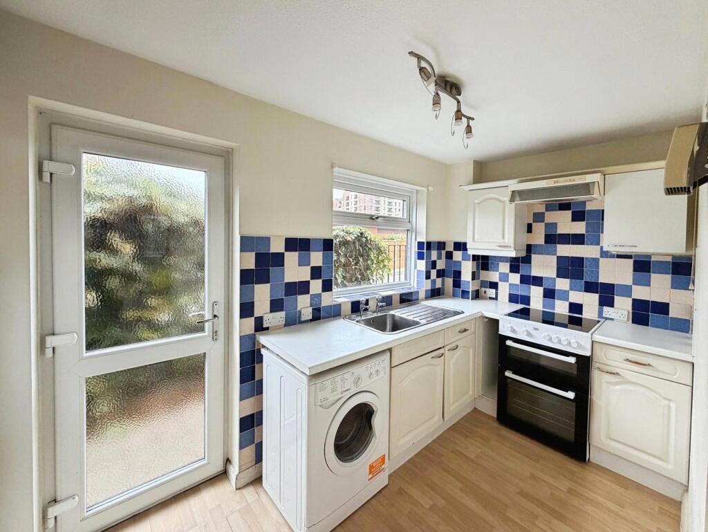 House in Egham - View 4