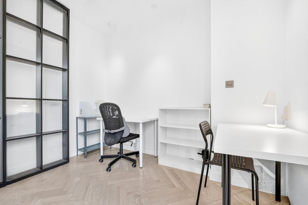 Apartment in London - More