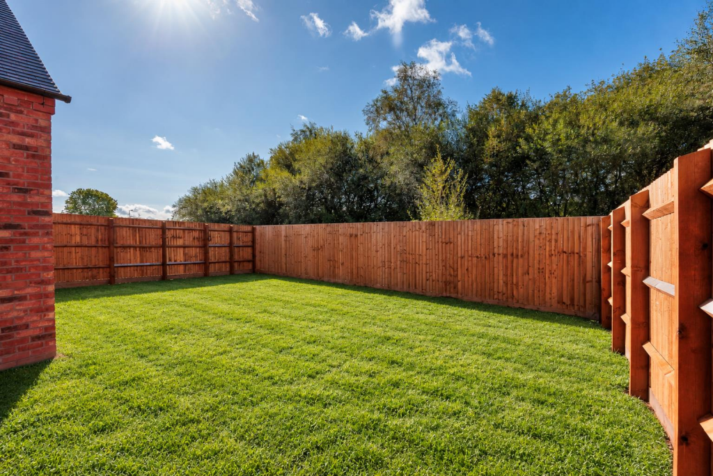 House in Stoke-on-Trent - More