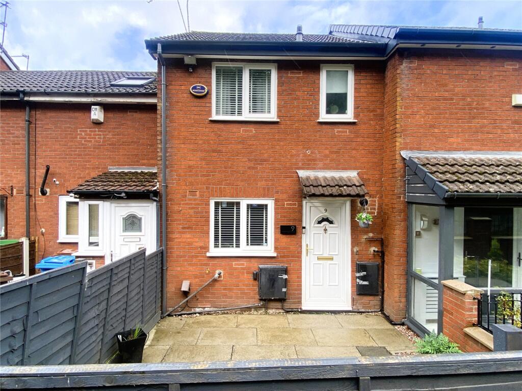 Main image of property: Ann Square, Oldham, OL4