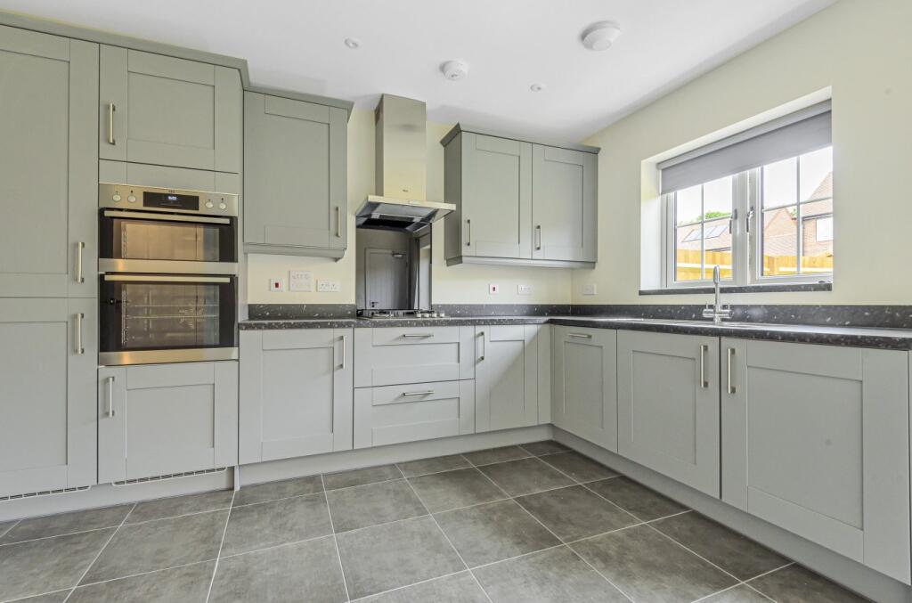 House in Southampton - View 3