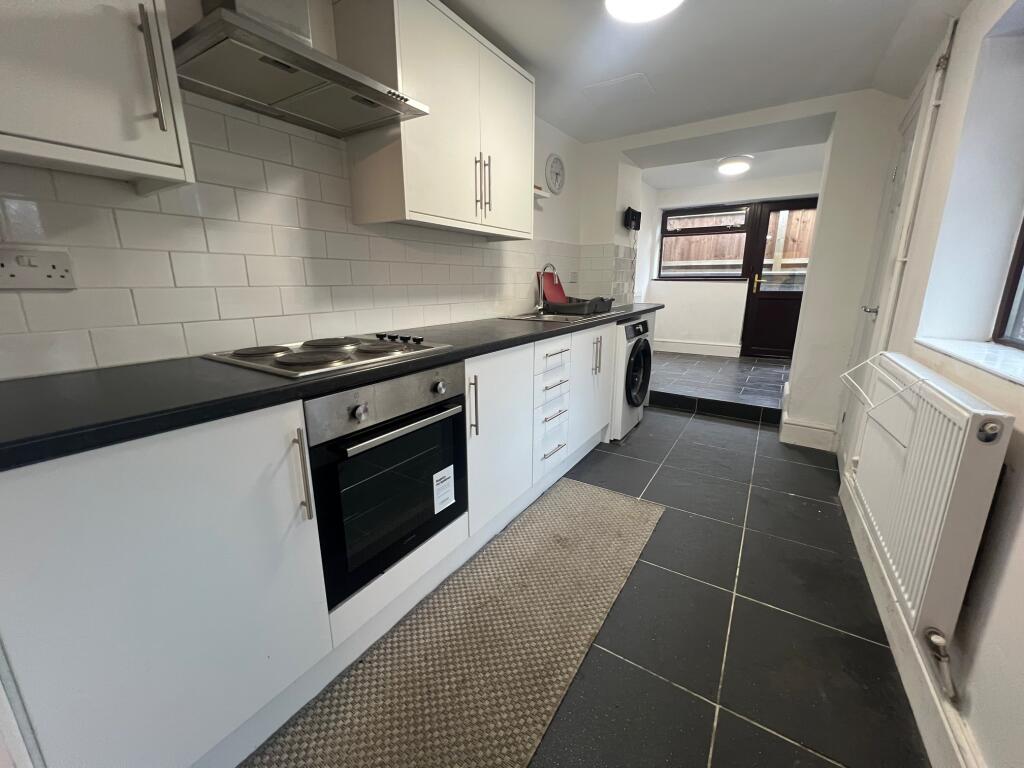 House in Gwauncaegurwen, Neath Port Talbot - View 4