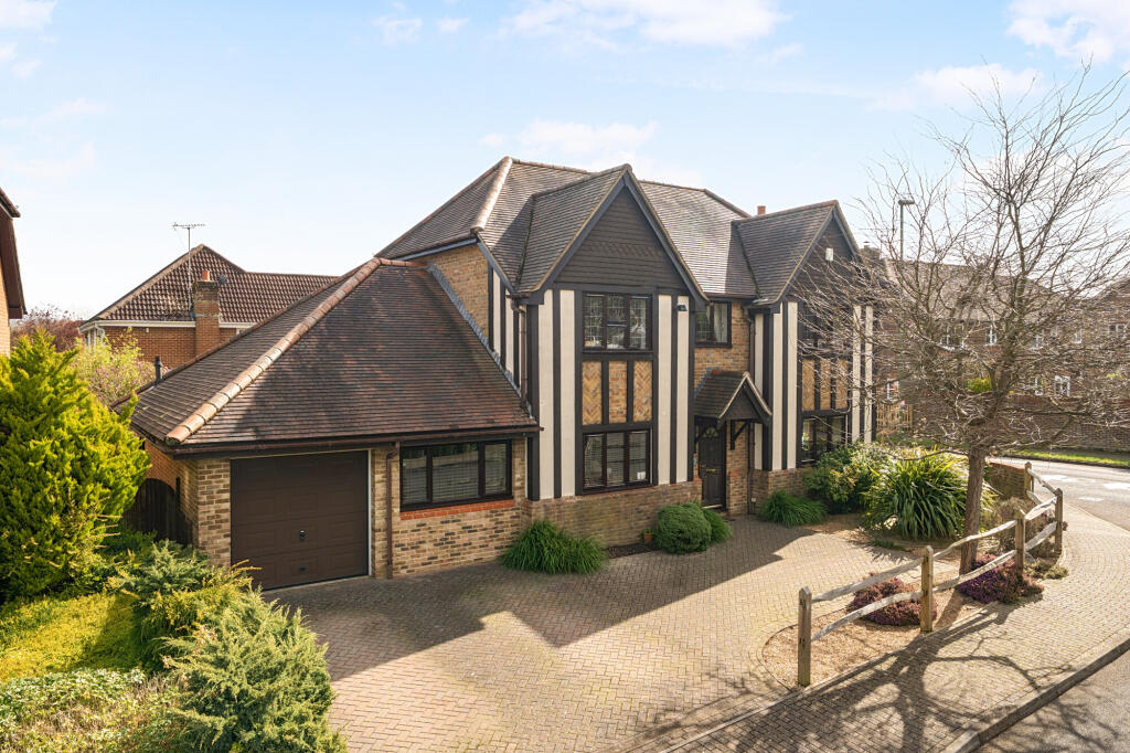 Main image of property: Winterbourne, Horsham, RH12