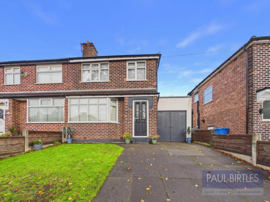 Main image of property: Kingsway Park, Davyhulme, Manchester, M41 7EB