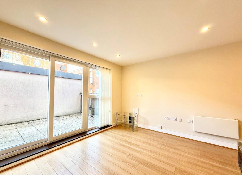 Apartment in Reading, Kennet Island, Whitley - View 3